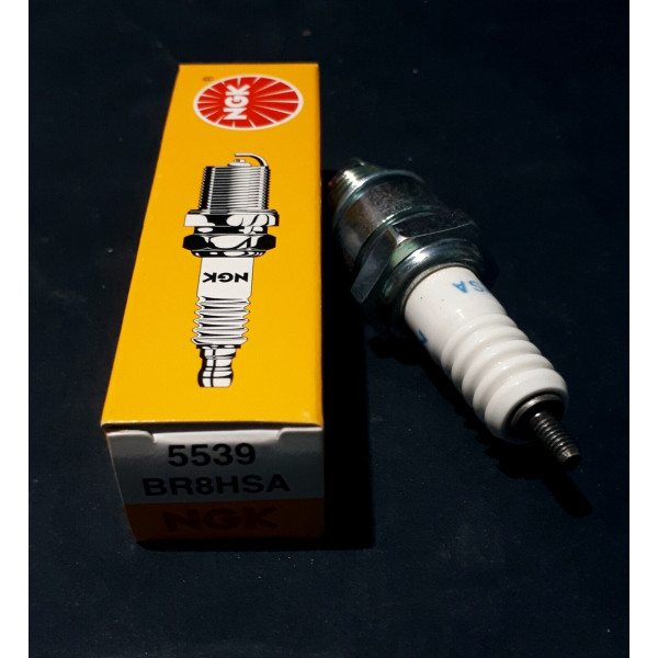 CANDELA DI ACCENSIONE PASSO CORTO NGK SPARK PLUG MOTO BR8HSA-5539