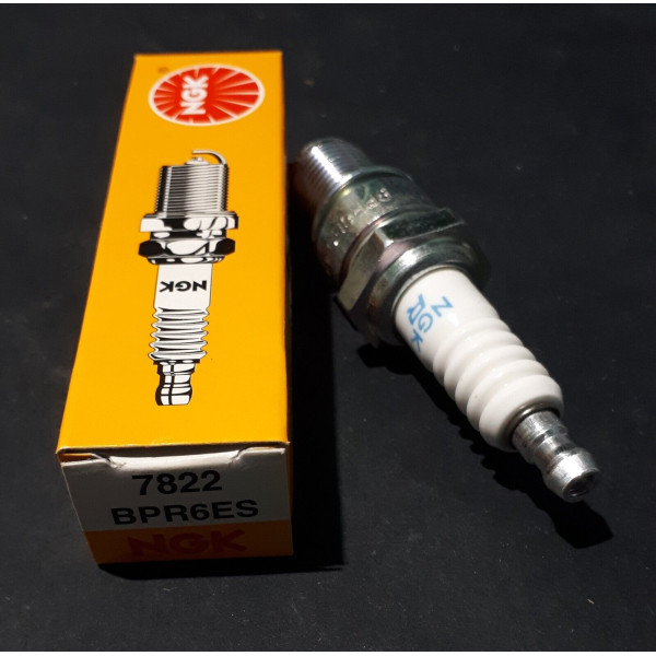 CANDELA,CANDELETTA ACCENSIONE MOTO PASSO LUNGO NGK R SPARK PLUG BPR6ES-7822