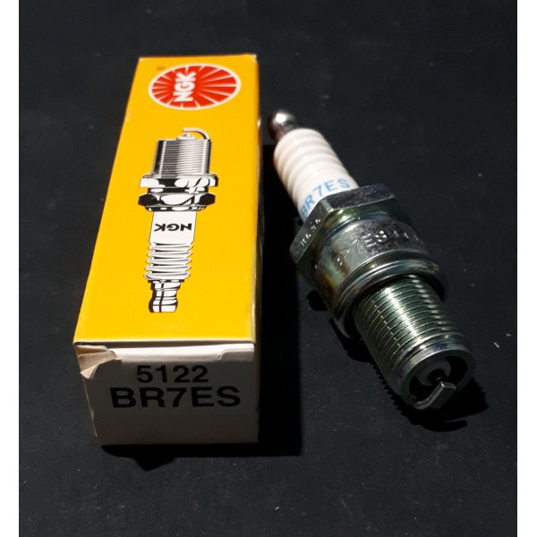 CANDELA,CANDELETTA ACCENSIONE MOTO PASSO LUNGO MARCA NGK SPARK PLUG BR7ES-5122