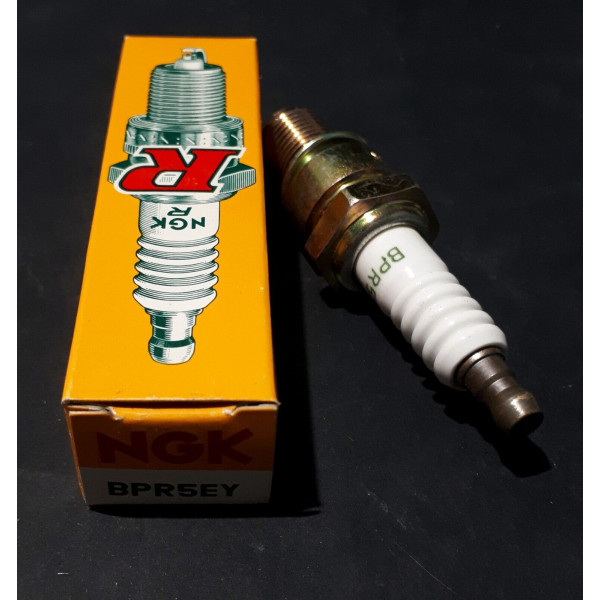CANDELA DI ACCENSIONE SPARK PLUG NGK R MOTO,PASSO LUNGO RIF. BPR5EY-2828